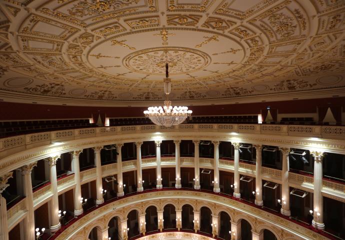 Teatro Galli.jpg